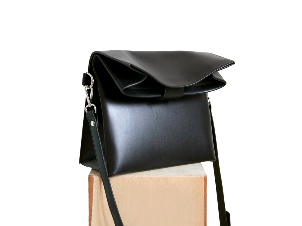 Paper Shoulder Bag Black